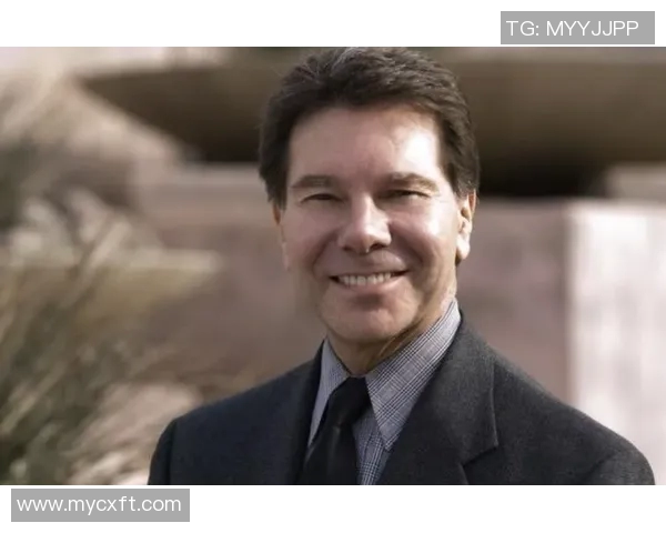 亚当斯的传奇人生与影响力探讨：从科学家到文化象征的转变之路