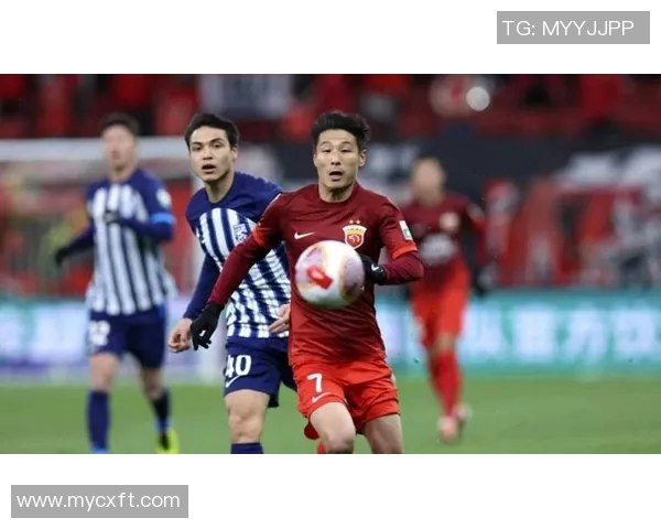 昆山足球俱乐部迎战长春亚泰全力争胜展现球队实力与拼搏精神