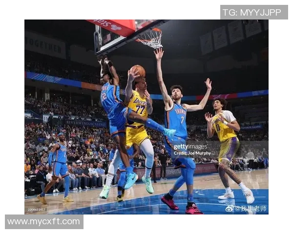 湖人对阵雷霆精彩回放全程回顾与赛后分析分享 湖人对阵雷霆精彩回放全程回顾与赛后分析分享