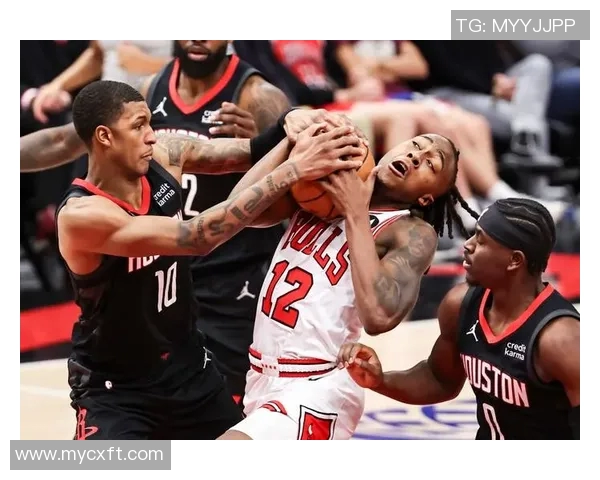 2016年NBA精彩对决公牛队与火箭队的激烈较量回顾与分析 2016年NBA精彩对决公牛队与火箭队的激烈较量回顾与分析