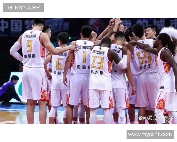 中国赛精彩对决热火与快船激烈碰撞引发球迷热议